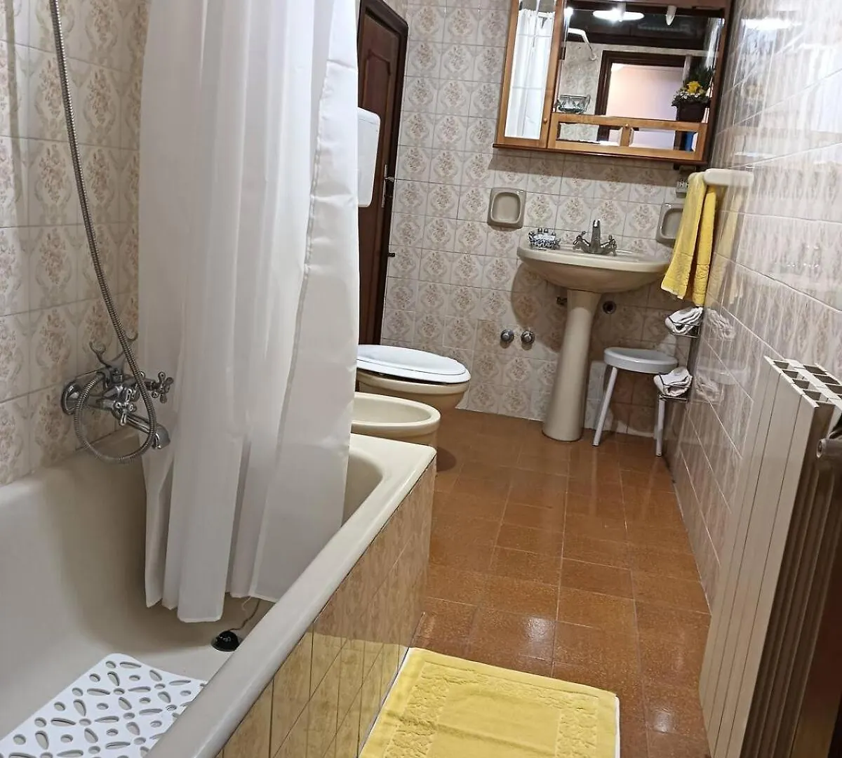 Holiday Room 