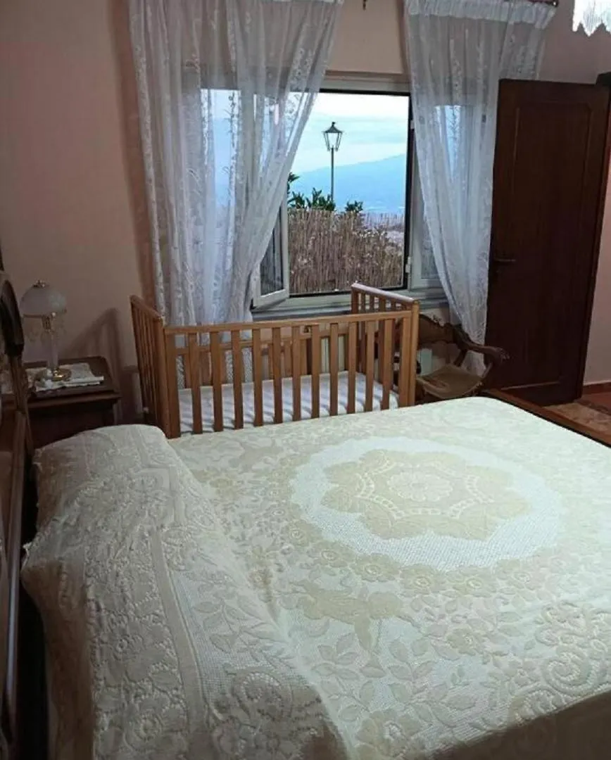 Holiday Room 