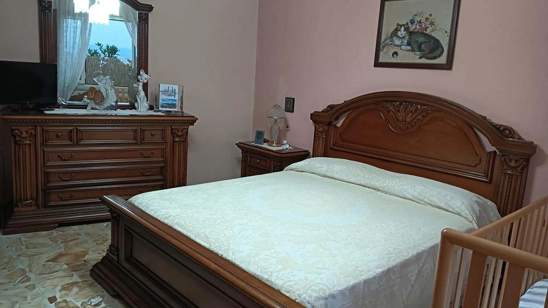 Holiday Room 